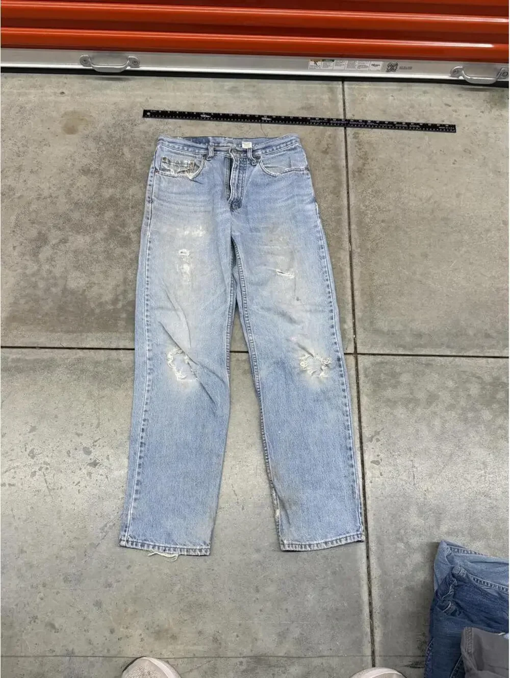 vintage levis 550 faded blue relaxed baggy fit jeans size 32 x 34